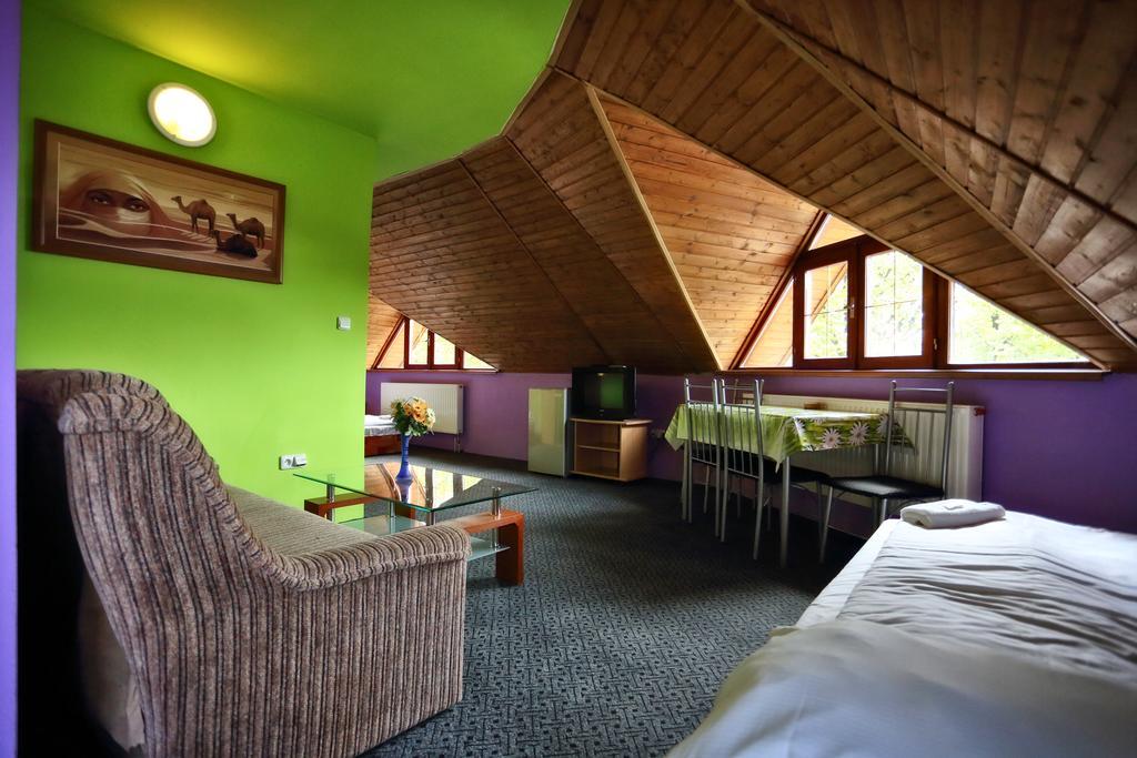 Šatov 萨托斯科酸橙旅馆酒店 外观 照片