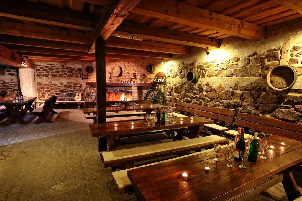 Šatov 萨托斯科酸橙旅馆酒店 外观 照片