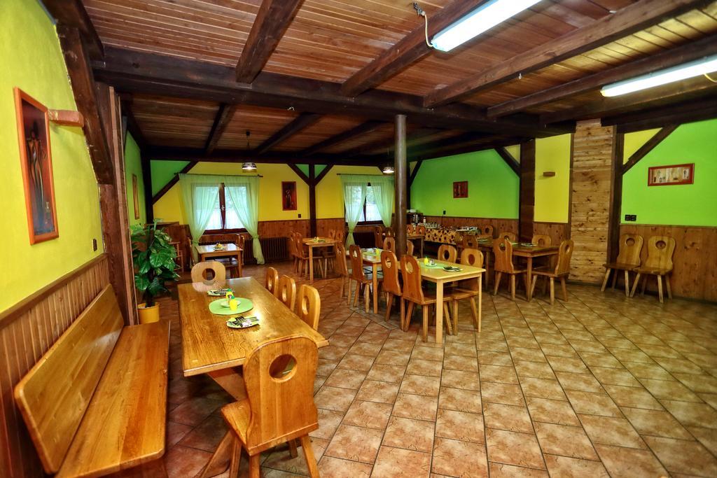 Šatov 萨托斯科酸橙旅馆酒店 外观 照片