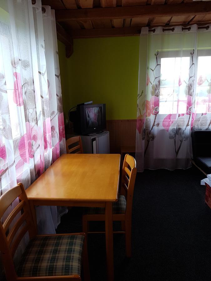Šatov 萨托斯科酸橙旅馆酒店 外观 照片