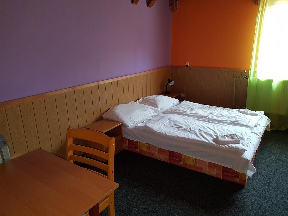 Šatov 萨托斯科酸橙旅馆酒店 外观 照片