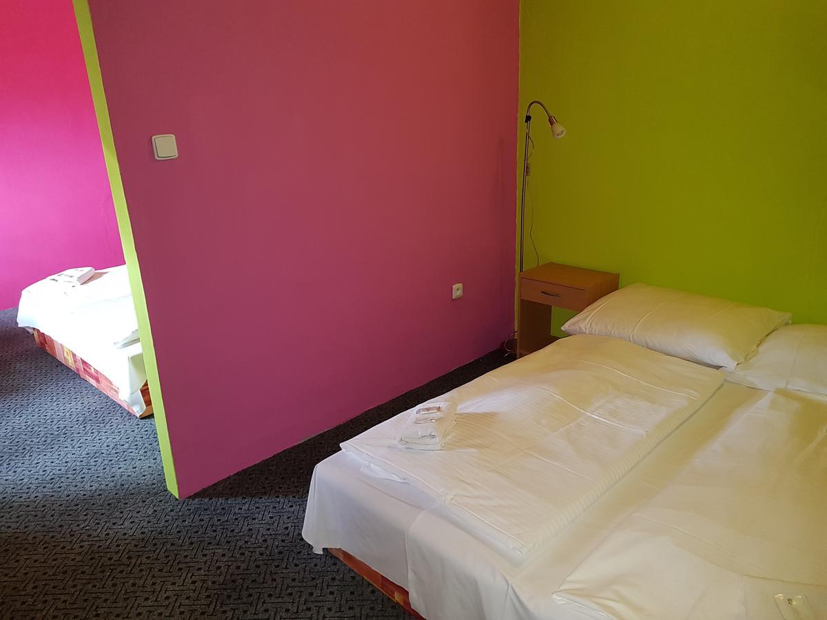 Šatov 萨托斯科酸橙旅馆酒店 外观 照片